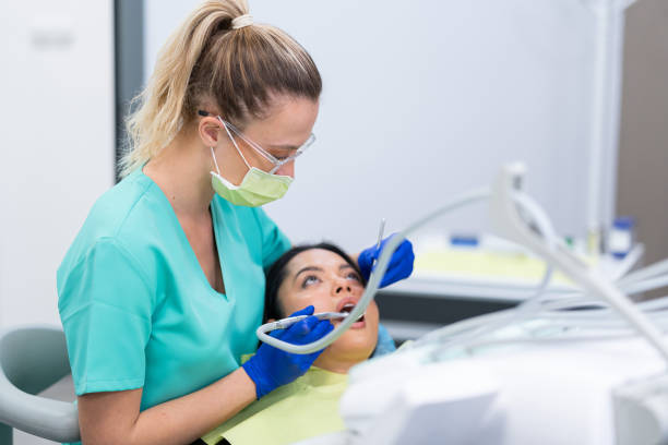 Best Emergency Tooth Extraction in Century, FL